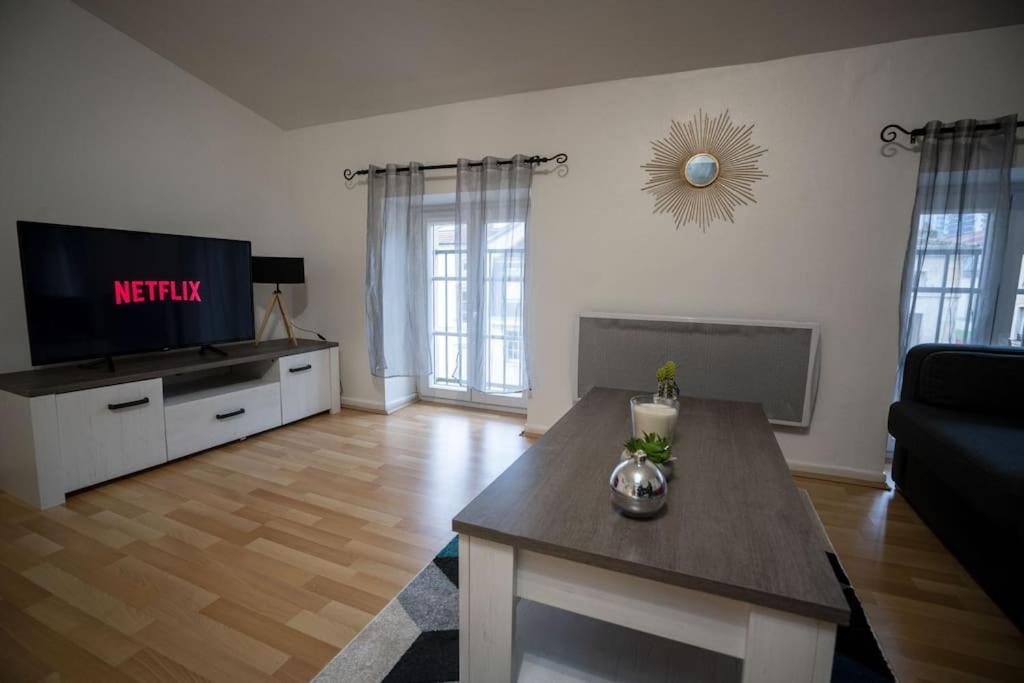 Cosy And Calm In The Center Of Apartment